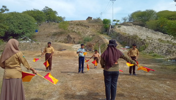 Kegiatan Ekstrakulikuler Pramuka di SLB Huntap